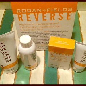 RODAN + FIELDS Reverse Brightening